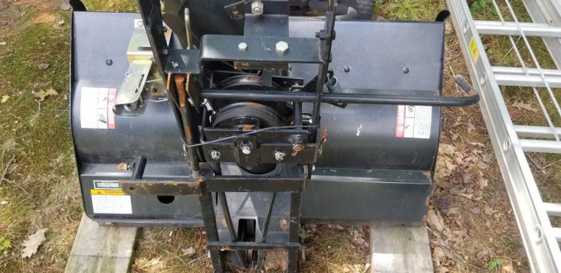 Murray 13 hp 38 inch riding mower 11 810x394 Murray 13 hp 38 inch riding lawn mower with bagger and snowblower
