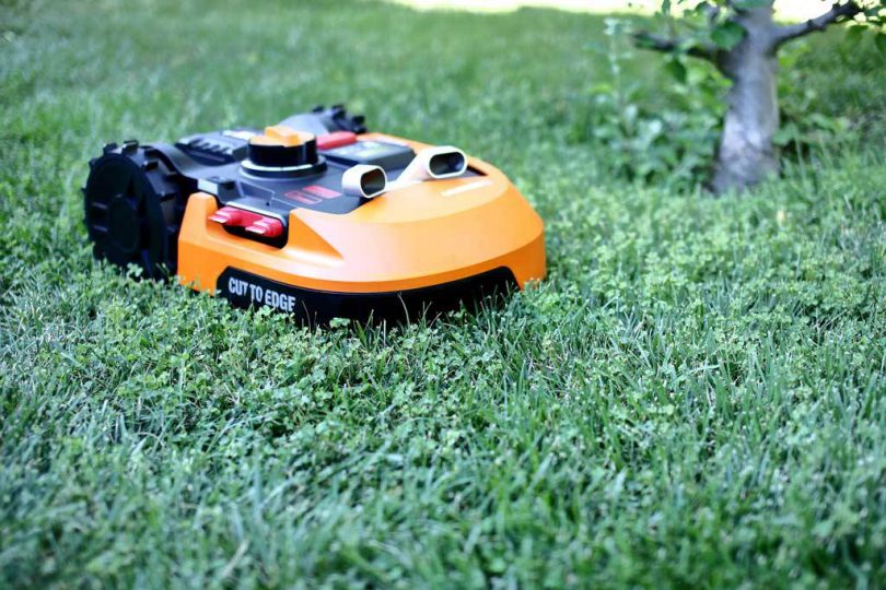 Worx Landroid L 20V Cordless Robotic Lawn Mower 3 810x540 Worx Landroid L 20V Cordless GPS Robotic Lawn Mower