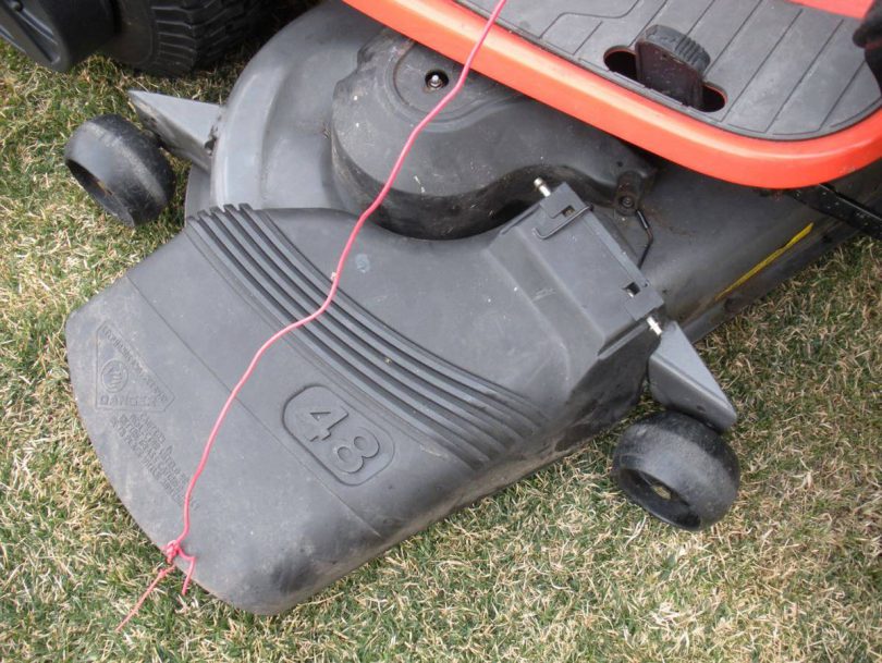 01212 92OFpYol4ki 0jm0ex 1200x900 810x609 Used Husqvarna YTH2348 Riding Mower with All Attachments
