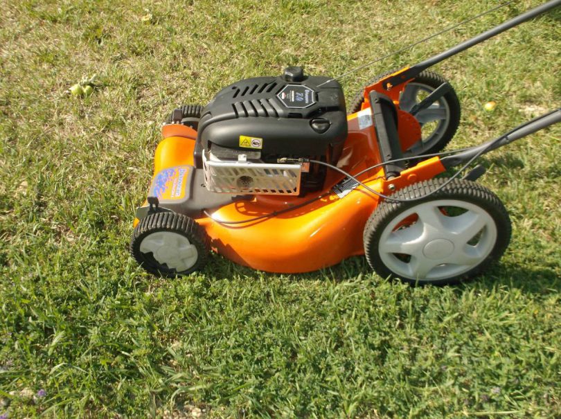 Husqvarna 7021CH1 2 810x605 Husqvarna 7021CH1 self propelled mower for sale