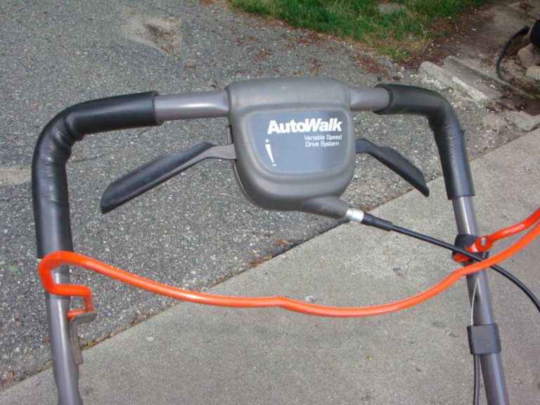 Husqvarna HU775H 175cc SelfPropelled High Wheel 22 in Lawn Mower