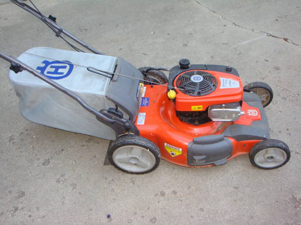Husqvarna HU775H 175cc SelfPropelled High Wheel 22 in Lawn Mower