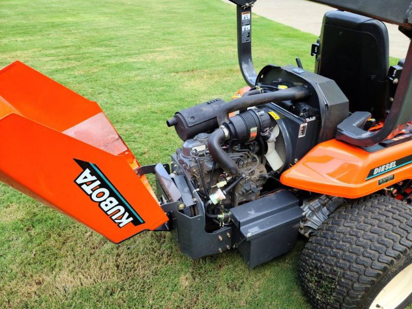 00k0k a4ko1qR6cbI 0kE0fu 1200x900 810x608 Used Kubota ZD28 Diesel 28HP Riding lawn mower