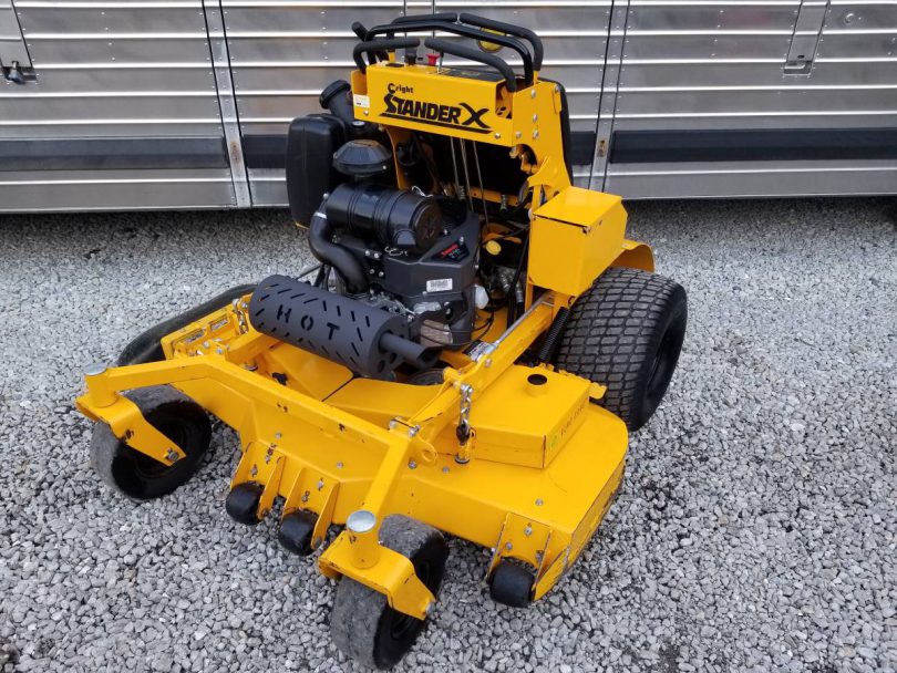 00t0t afXYf06DV2I 0CI0t2 1200x900 810x608 400 hours 52 inch Wright Stander X Commercial Lawn Mower