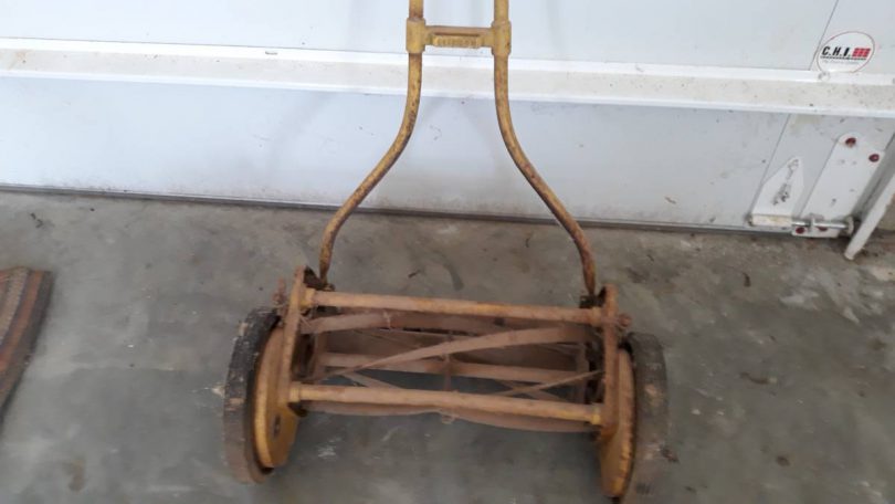 00000 icgvVw428DQ 0CI0lM 1200x900 810x456 Vintage Clemson Special Model O 1930s Reel Mower