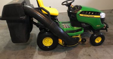 00T0T aqv3If3J1Ju 0jm0ew 1200x900 375x195 John Deere D130 Hydrostatic Riding Lawn Mower with Double Bagger