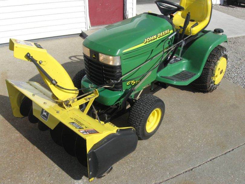 00e0e 3hH9gSu2P2P 0CI0t2 1200x900 810x608 John Deere GT235 Riding Lawn Mower with snow blower for Sale
