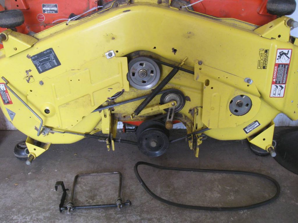 John Deere GT235 Riding Lawn Mower with snow blower for Sale RonMowers