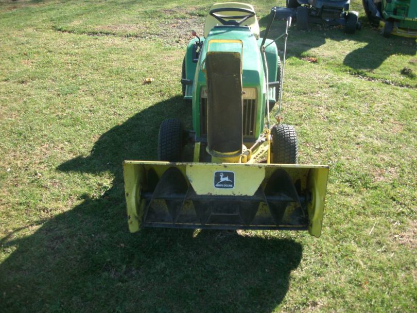 00505 4R0YDs57J3M 0CI0t2 1200x900 810x608 John Deere 160 riding mower lawn tractor with snow blower