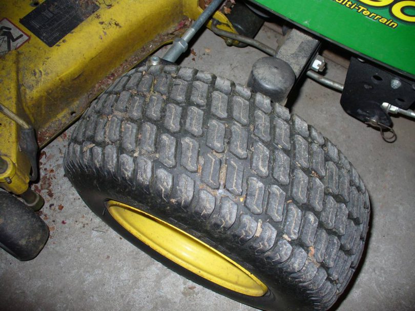 00808 iXAx5x7I3kh 0CI0t2 1200x900 810x608 2015 John Deere X590 Riding Lawn Mower for Sale