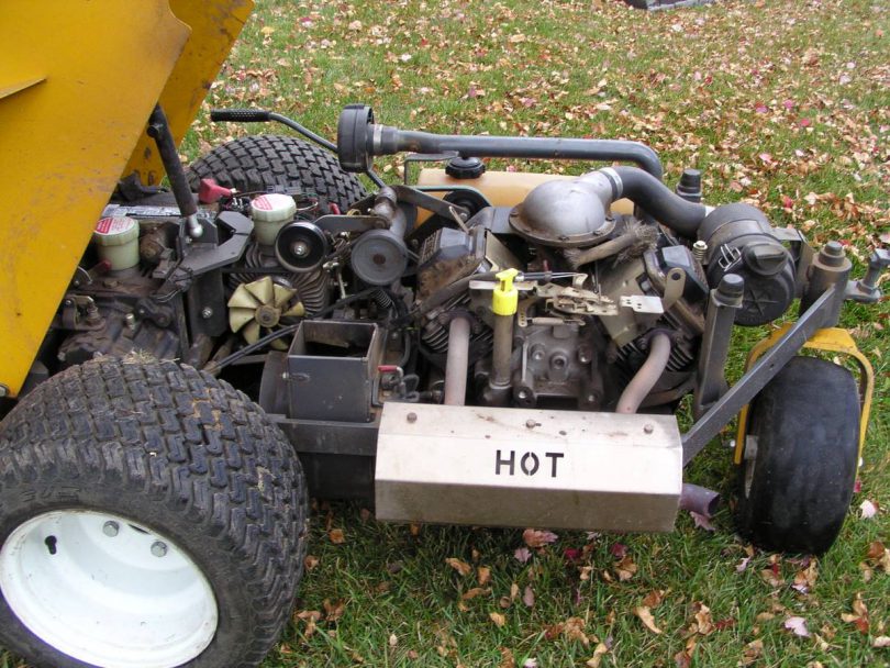 00909 6jKpZkHQpqb 0x20oM 1200x900 810x608 52 inch Walker Commercial Mower MC 18 HP