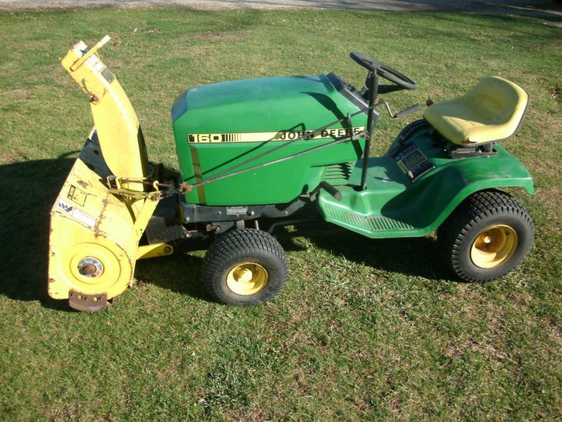 00F0F j4YB6laPcTu 0CI0t2 1200x900 810x608 John Deere 160 riding mower lawn tractor with snow blower