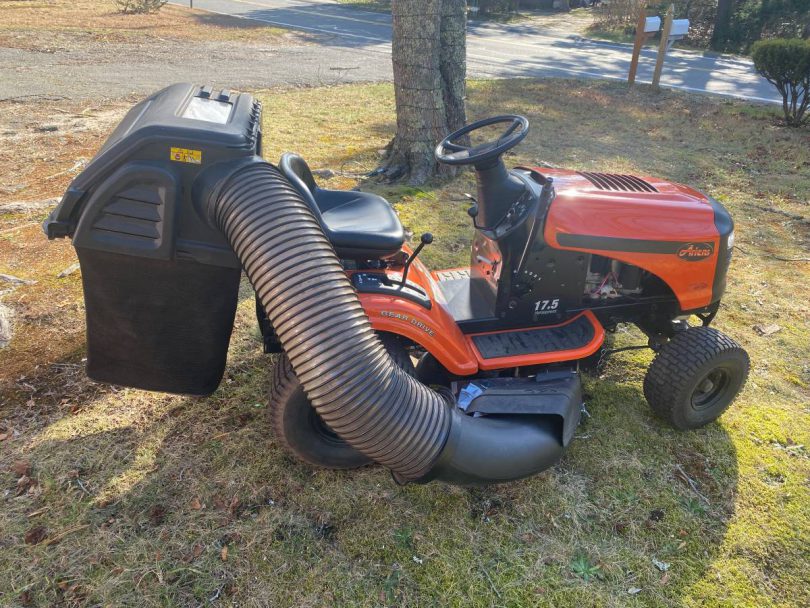 00M0M 3eJOJajomwL 0CI0t2 1200x900 810x608 Ariens A175G42 Briggs and Stratton Gas 6 Speed Riding Mower