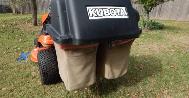 00505 5B5nkmzXQXl 0CI0t2 1200x900 375x195 Used Kubota T1670 Riding Mower 40 cut with a Leaf and Grass Bagger attachment