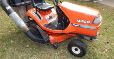 00M0M jUSZiPrNS8a 0CI0t2 1200x900 375x195 Used Kubota T1670 Riding Mower 40 cut with a Leaf and Grass Bagger attachment