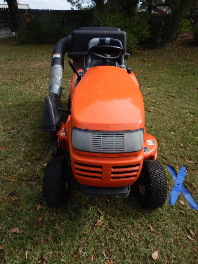 00a0a 6xgdcqefZVj 0lM0t2 1200x900 Used Kubota T1670 Riding Mower 40 cut with a Leaf and Grass Bagger attachment