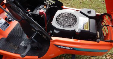 00q0q i39FsgZ4leg 0CI0t2 1200x900 375x195 Used Kubota T1670 Riding Mower 40 cut with a Leaf and Grass Bagger attachment