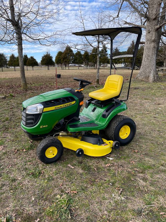 00u0u j7J8S2oErrgz 0wF0Hy 1200x900 Like New 2020 John Deere E140 Riding Lawn canopy included