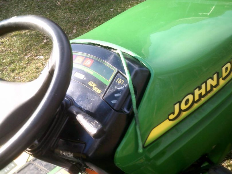 00C0C 4bMgkMoy3fkz 0CI0t2 1200x900 810x608 John Deere GX335 Riding Lawn Mower for Sale