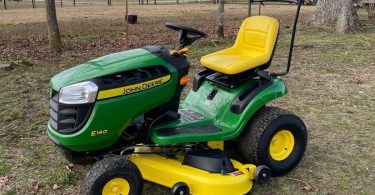 00u0u j7J8S2oErrgz 0wF0Hy 1200x900 375x195 John Deere E140 Riding Mower with Removable Canopy