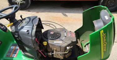 00101 jhTw62BJgoDz 0t20CI 1200x900 375x195 John Deere L111 automatic riding lawn mower