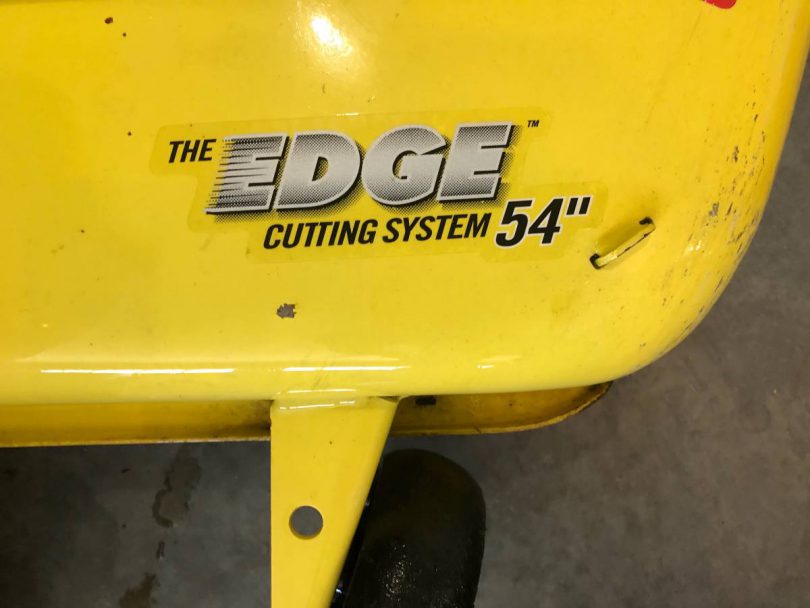 00E0E d0Gnf3v267Wz 0CI0t2 1200x900 810x608 190C John Deere 25 HP 54 IN Riding Lawn Mower