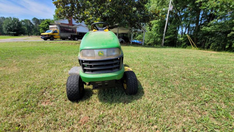00k0k hdWwnrHRbbmz 0CI0lN 1200x900 810x456 John Deere 125 automatic riding lawn mower for sale