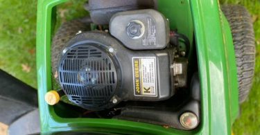 00C0C 22uaUL5tAquz 0ak07K 1200x900 375x195 John Deere SRX75 riding lawn mower