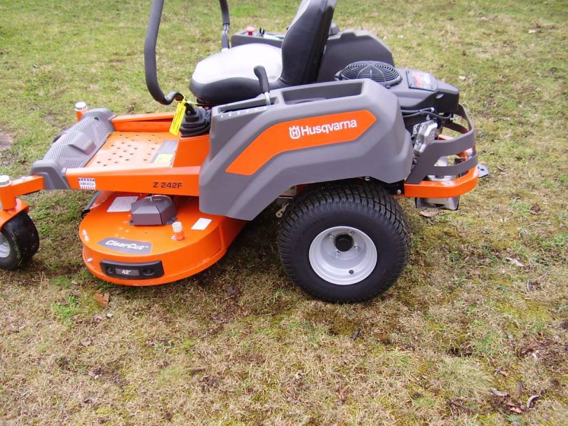 00W0W pCaQDilugUz 0pO0jm 1200x900 810x608 Husqvarna Z 242F Zero Turn Mower For Sale