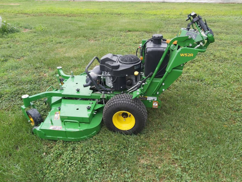 7BC0CBCD ED29 42C5 A32F EF16B3E639D7 810x608 John Deere W52R pristine condition walk behind lawn mower