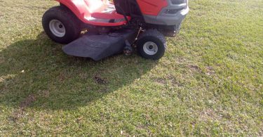 00G0G 1lkXX9l37edz 0CI0t2 1200x900 375x195 46 Husqvarna 22 HP hydrostatic riding mower