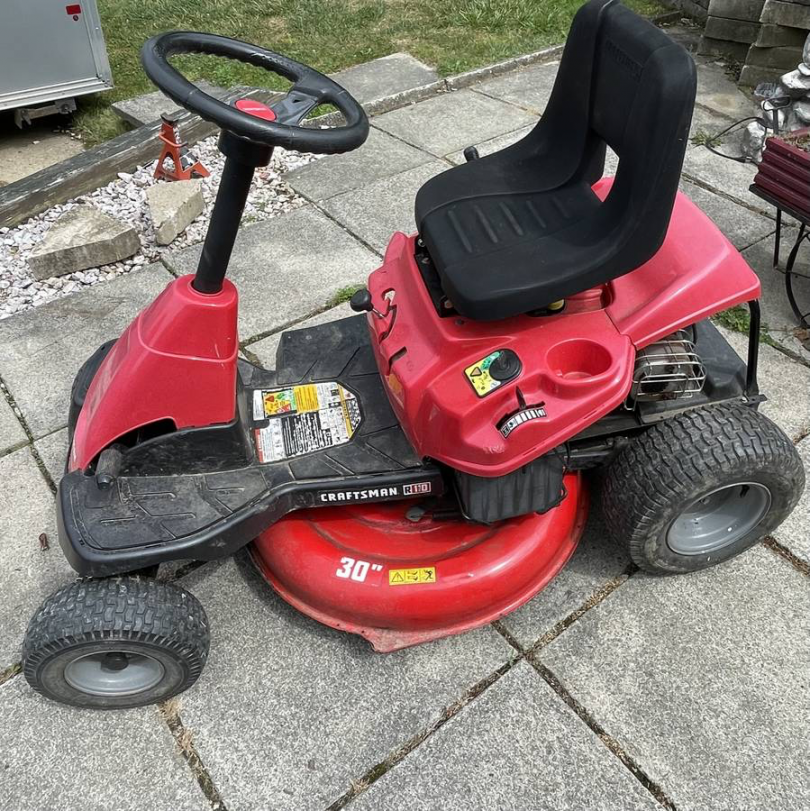 C62F4BAC 307E 4F99 94B5 BE6747C0F40A 810x811 2018 Craftsman R110 30” riding lawn mower for sale
