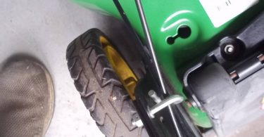 00B0B gny5WbBx7Giz 0kE0fu 1200x900 375x195 John Deere JS26 Self Propelled Lawn Mower