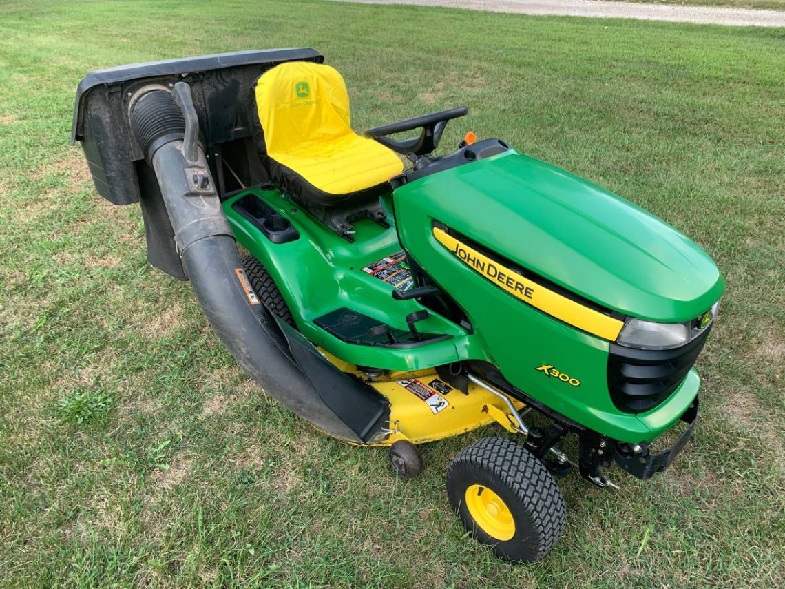 John Deere X300 42 inch lawn mower RonMowers