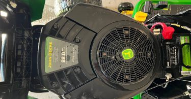 00j0j 4SUbRzCFqllz 0CI0t2 1200x900 375x195 John Deere D130 Riding Lawn Mower & 44 inch Snow Blower
