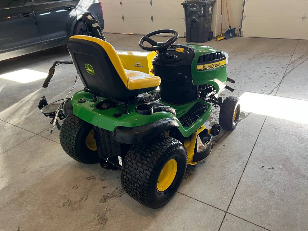 John Deere D130 Riding Lawn Mower & 44inch Snow Blower RonMowers