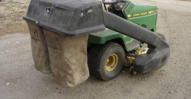 01717 dHjZsWoli9Kz 0ak07K 1200x900 375x195 1994 John Deere LX188 Riding Lawnmower