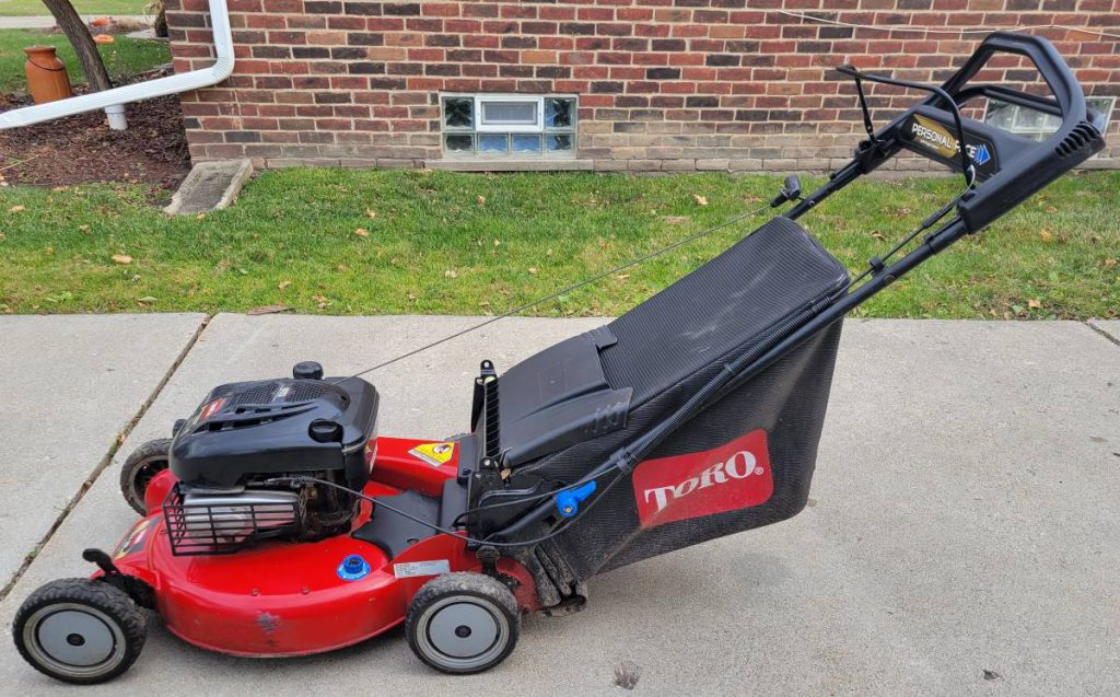 Toro 21" self propelled mulching lawnmower with bag RonMowers