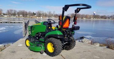 00X0X jj8SRrry3Cez 0CI0lM 1200x900 375x195 2017 John Deere 1025R Mower Tractor for Sale