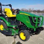 00w0w h69qzY27kH3z 0CI0lM 1200x900 150x150 2017 John Deere 1025R Mower Tractor for Sale