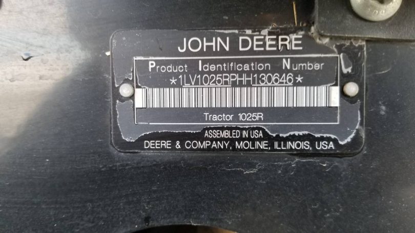 01212 iiKZmIuBgEMz 0CI0lM 1200x900 810x456 2017 John Deere 1025R Mower Tractor for Sale