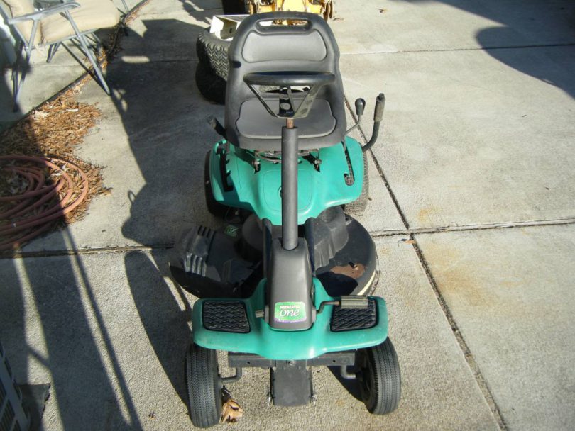 00202 8i5VcaBHA8jz 0CI0t2 1200x900 810x608 Weed Eater One 26 Compact Riding Mower for Sale