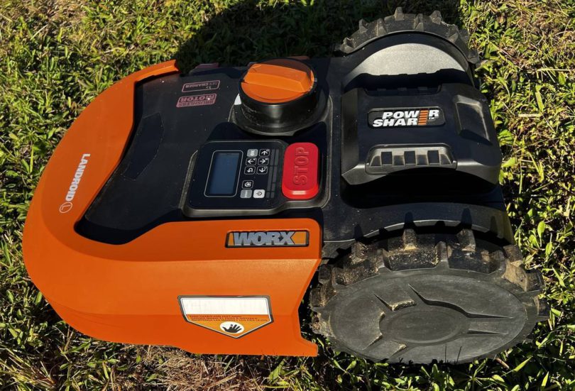 00909 hpJcPq0ZlPxz 0tW0ko 1200x900 810x551 Worx Landroid robotic lawn mower $500