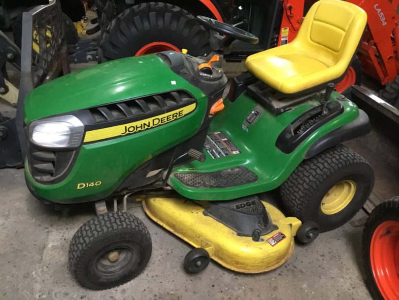 00b0b fl4FoX90mAqz 0CI0t2 1200x900 810x608 John Deere D 140 Riding lawn Mower with 48” cut
