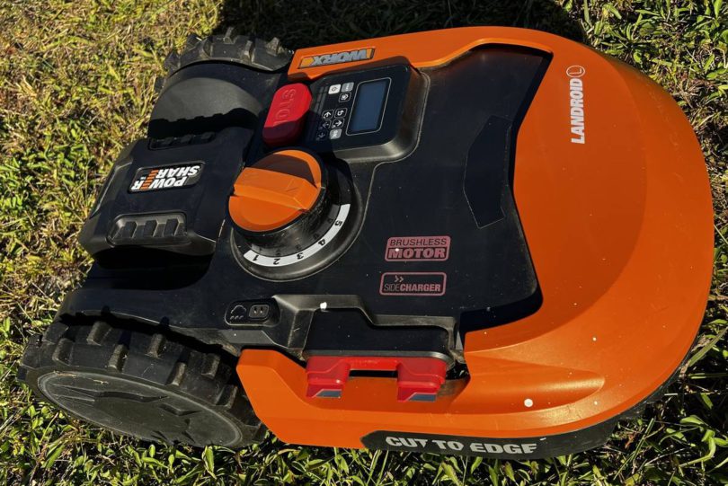 00r0r 8JehxmyKM3Oz 0ss0j2 1200x900 810x541 Worx Landroid robotic lawn mower $500