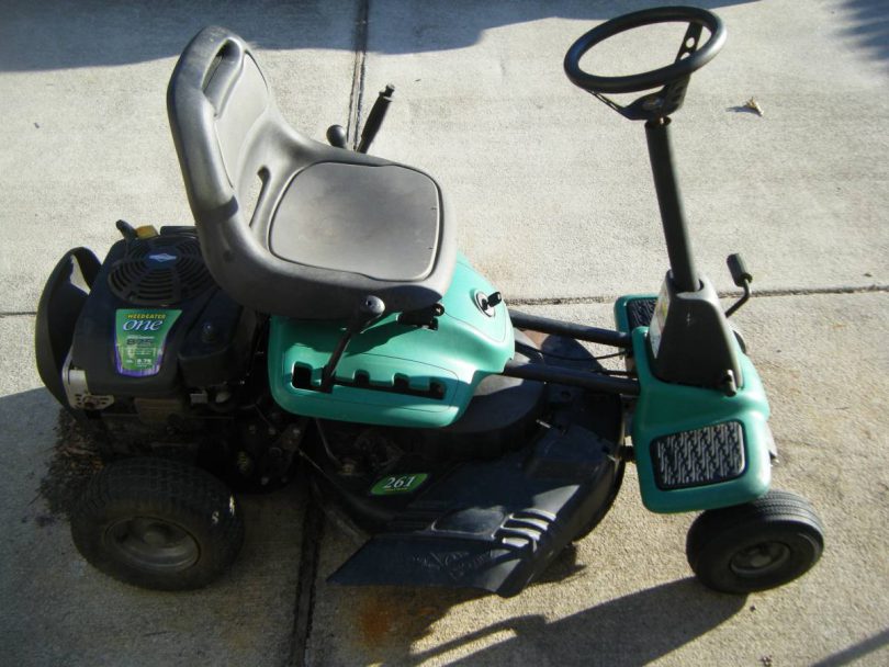 01616 jhVThZLSIWbz 0CI0t2 1200x900 810x608 Weed Eater One 26 Compact Riding Mower for Sale