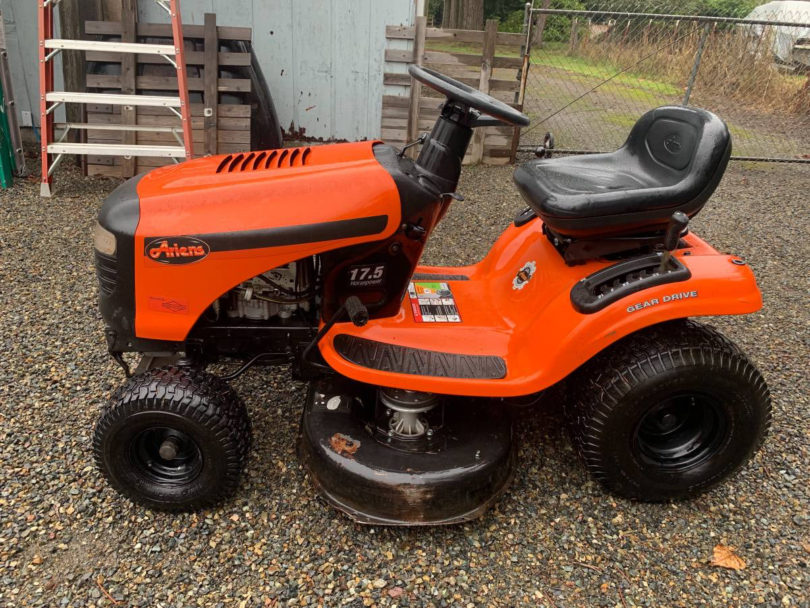 7036B994 648E 407F A3A0 BAD672EFC300 810x608 2014 Ariens 42 inch 17.5 HP Riding Lawn Mower