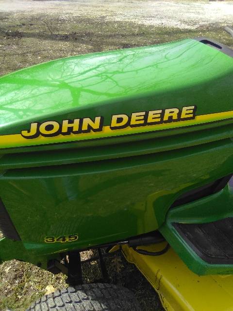 00Y0Y iR6KDrbMCSS 07K0ak 1200x900 John Deere 345 18 HP riding lawn mower