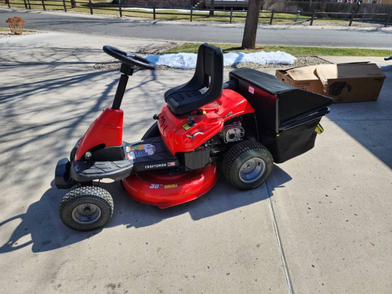 Nearly new Craftsman R110 riding mower with grass catcher RonMowers