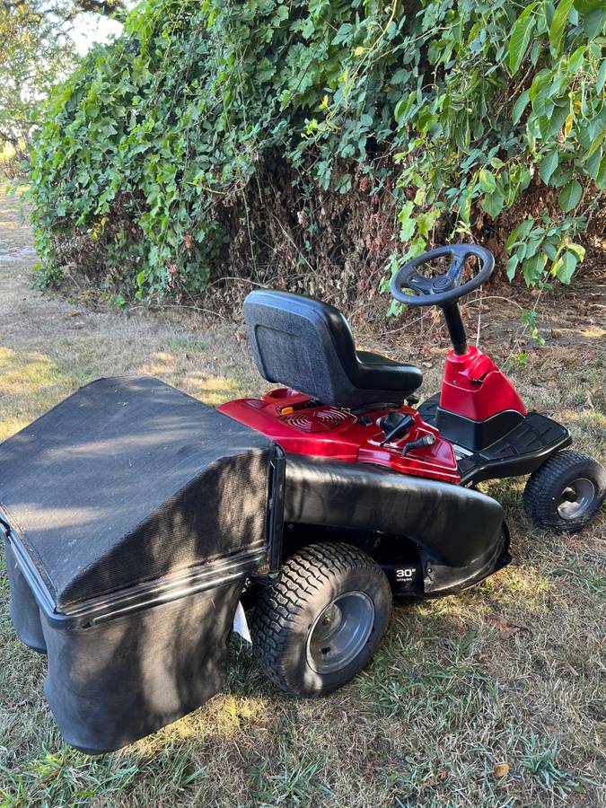 00j0j bcIwHlX2vgRz 0t20CI 1200x900 Used Craftsman R1000 riding lawn mower with double bagger